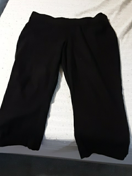 St. John's Bay Pants - St. John's Bay Black Capri Pants 14 Petite